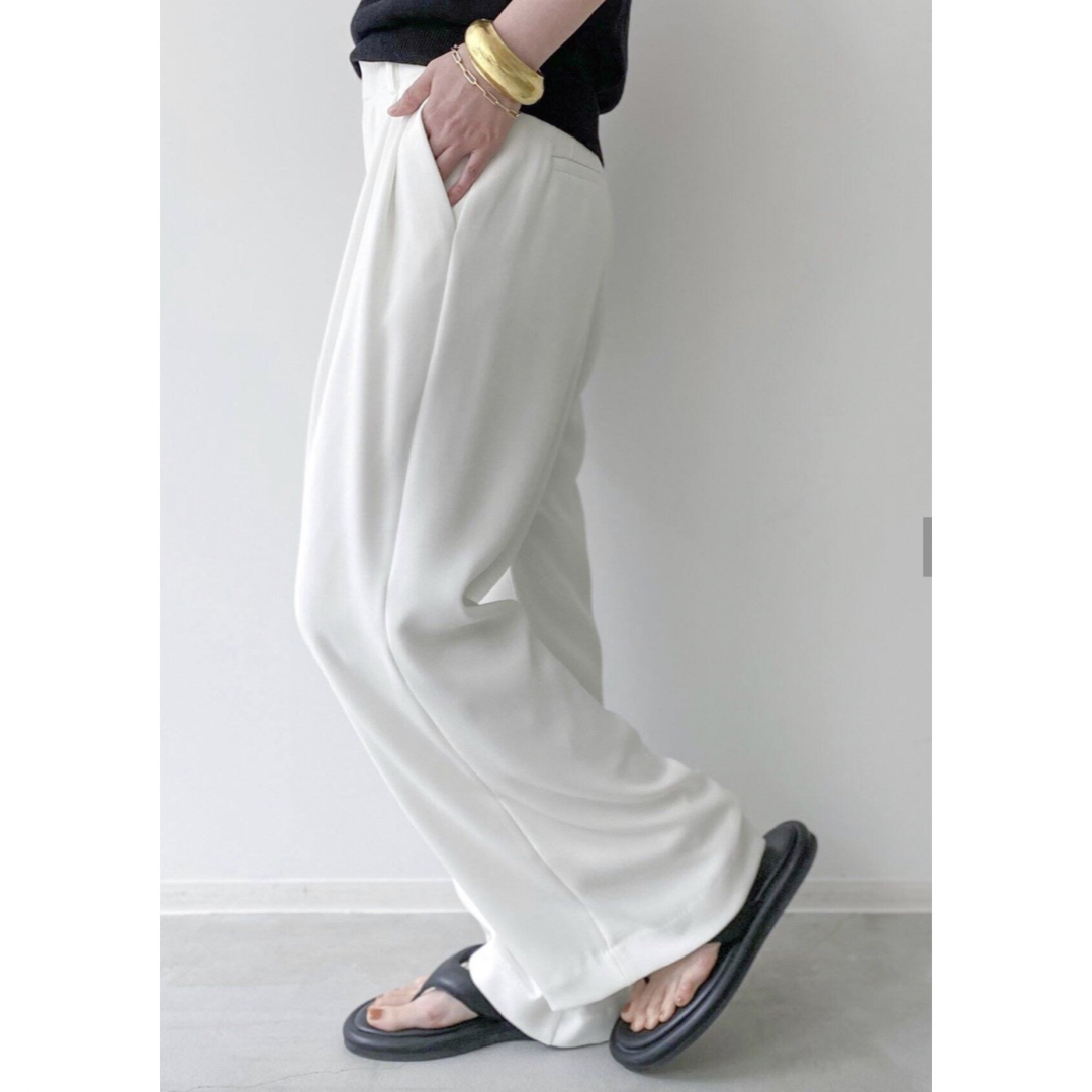 L'Appartement DEUXIEME CLASSE(アパルトモンドゥーズィエムクラス)の美品L'Appartement Tuck Wide Pants(WHITE) レディースのパンツ(カジュアルパンツ)の商品写真