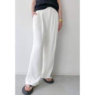 アパルトモンドゥーズィエムクラス(L'Appartement DEUXIEME CLASSE)の美品L'Appartement Tuck Wide Pants(WHITE)(カジュアルパンツ)