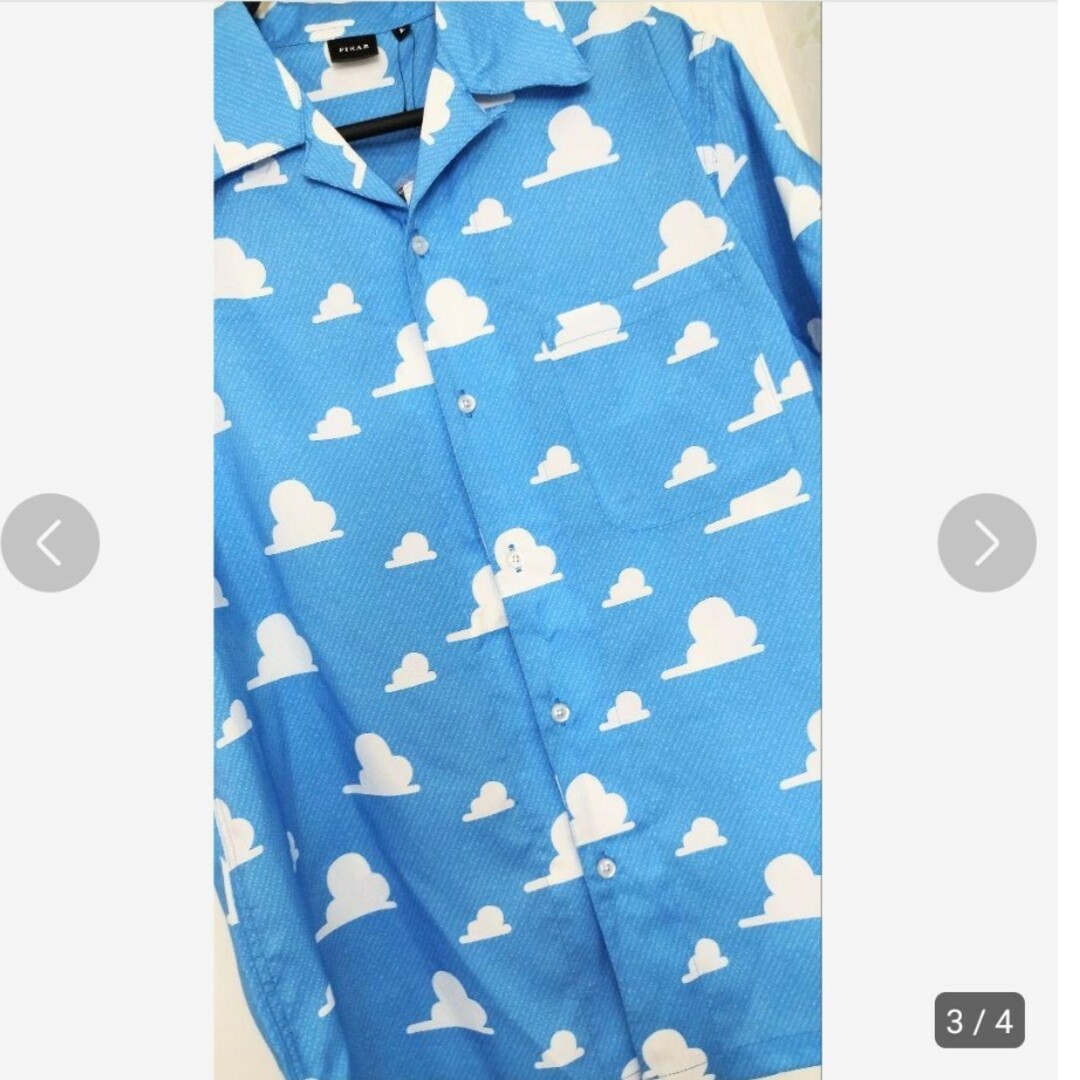 Disney(ディズニー)の新品 トイストーリー アロハシャツ 雲柄 ウッディ 半袖シャツ LL　ディズニー メンズのトップス(シャツ)の商品写真