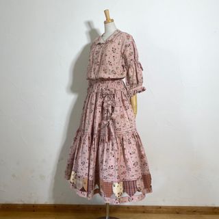 KANEKO ISAO - ワンダフルワールド たくし上げリボン付き&裾 KANEKO ISAO - ワンダフルワールド たくし上げリボン付き&裾