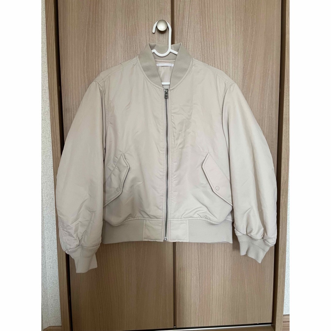 UNIQLO(ユニクロ)のUNIQLO MA-1ブルゾン　オフホワイト レディースのジャケット/アウター(ブルゾン)の商品写真