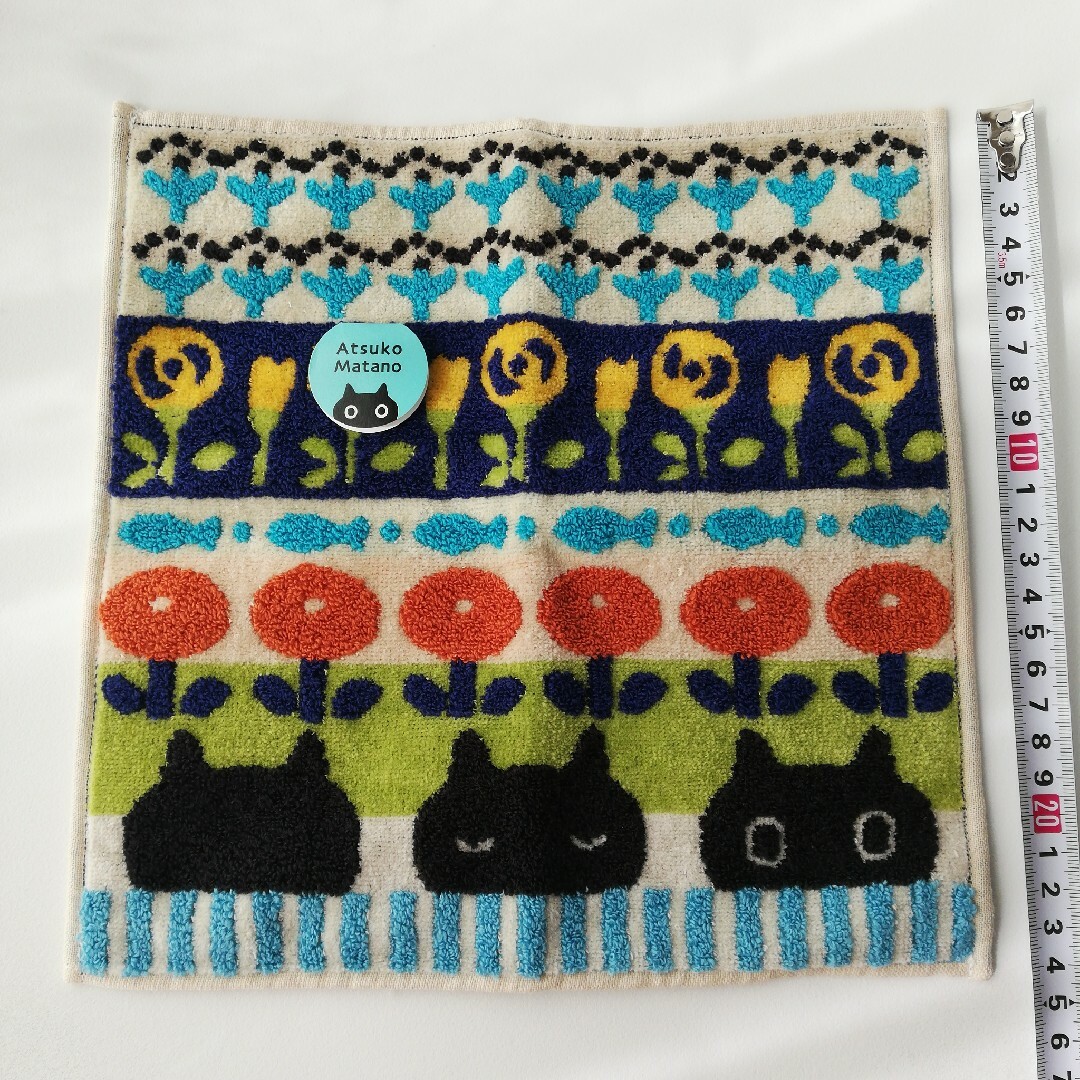 Atsuko Matano(アツコマタノ)のマタノアツコ　ハンカチ　タオル　猫　ねこ　ネコ　黒猫　今治　刺繍　柄物　カラフル レディースのファッション小物(ハンカチ)の商品写真