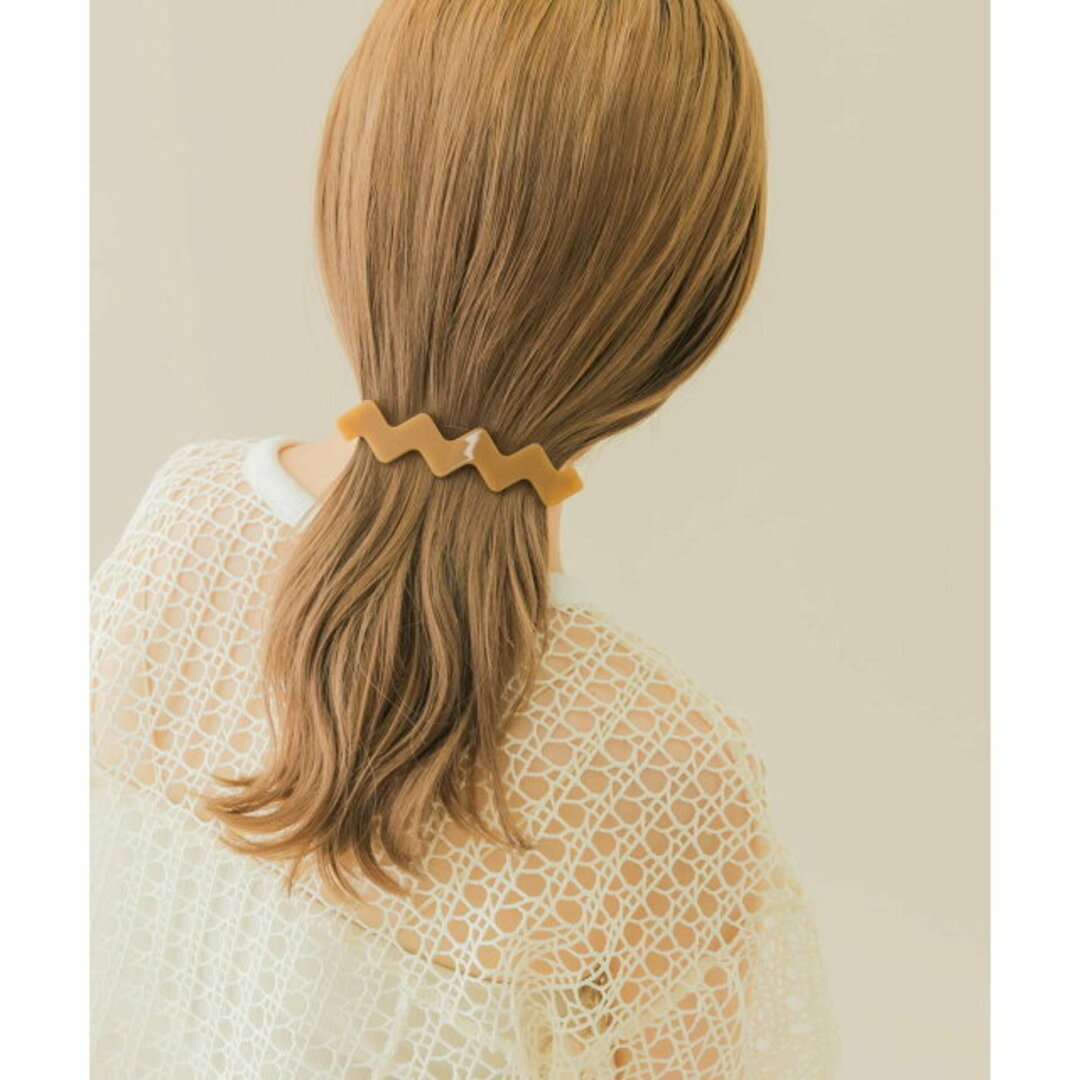 SMELLY(スメリー)の【BEG】ジュシウェービーバレッタ レディースのヘアアクセサリー(バレッタ/ヘアクリップ)の商品写真