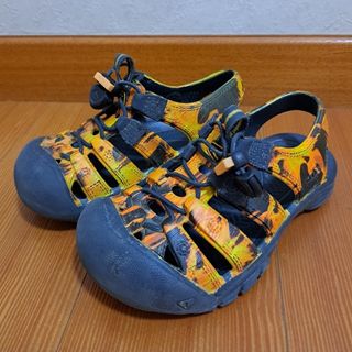 キーン(KEEN)のkeen サンダル 炎 オレンジ 黒 18cm(サンダル)