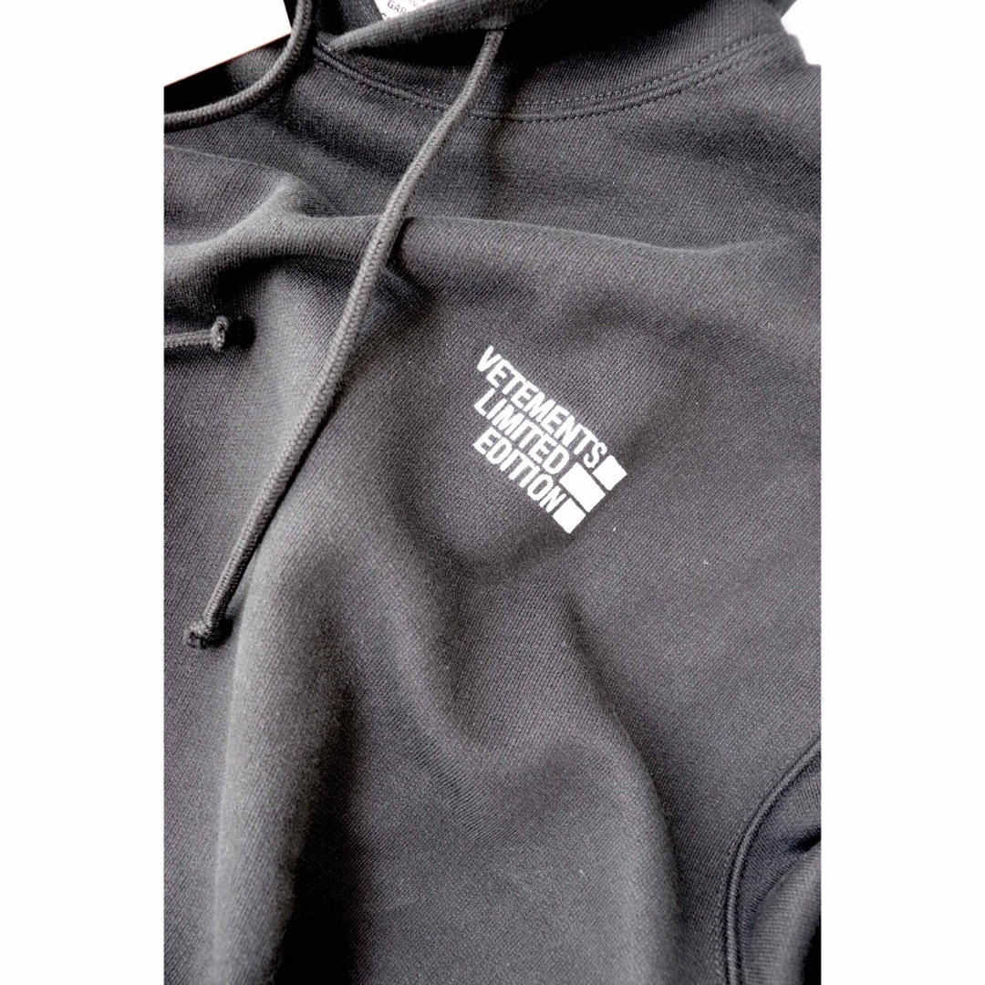 VETEMENTS ヴェトモン LIMITED EDITION ロゴパーカー