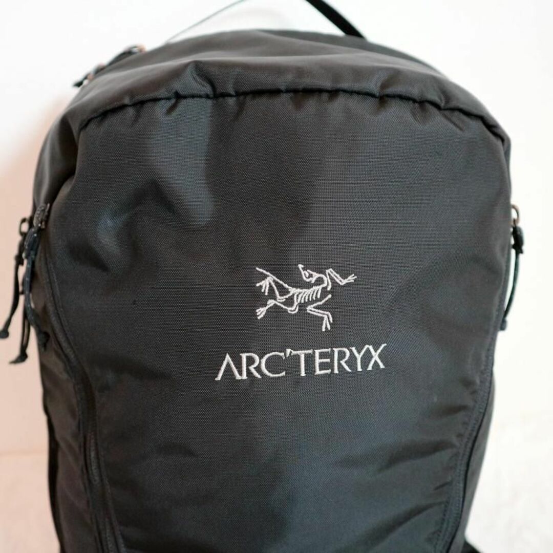 通勤・通学や街歩きに最適☆ARC'TERYX マンティス26 グレー