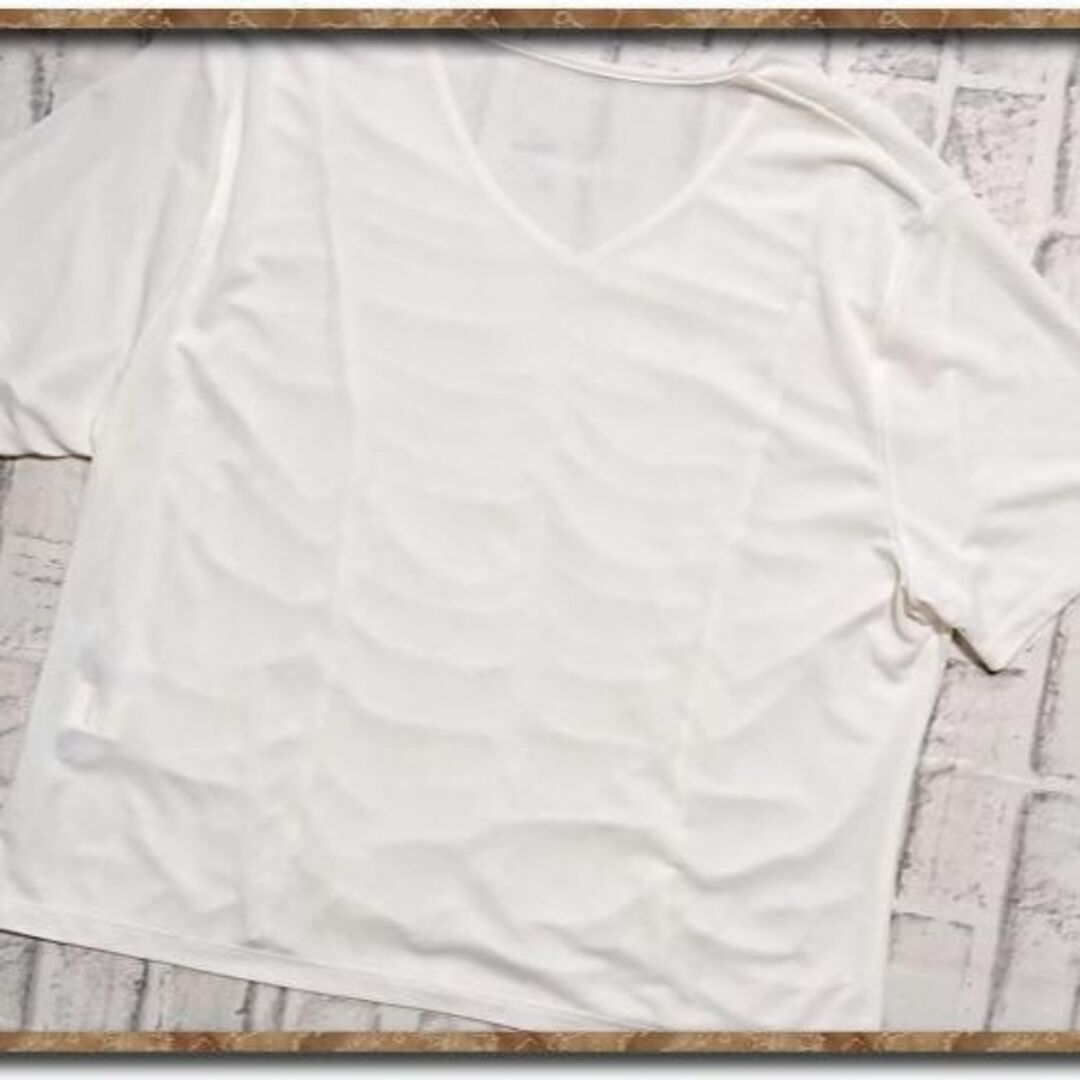 ブルーノピアッテリ　Vネックカットソー　白 レディースのトップス(カットソー(半袖/袖なし))の商品写真