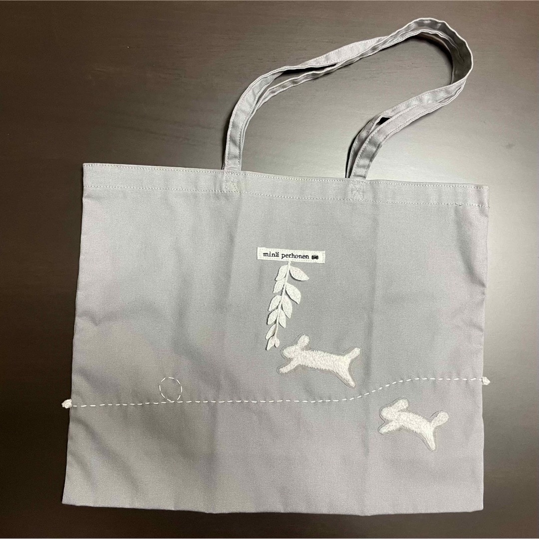 mina perhonen(ミナペルホネン)のハンドメイド刺繍　ミナペルホネン  エコバッグにうさぎさん♪ レディースのバッグ(エコバッグ)の商品写真
