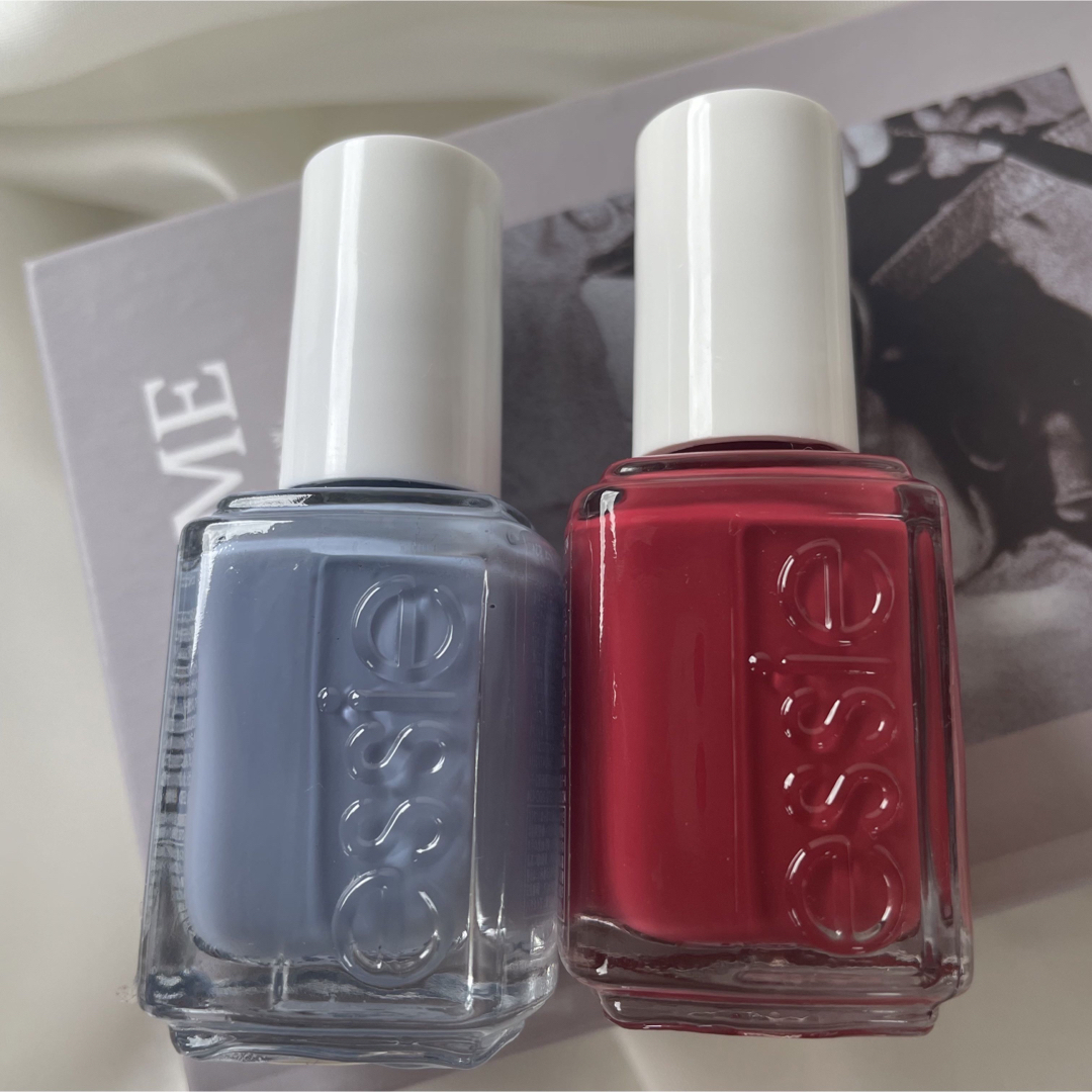 Essie(エッシー)のエッシー　Essie ネイルポリッシュ セット 赤　ラベンダーブルー人気色  コスメ/美容のネイル(ネイル用品)の商品写真