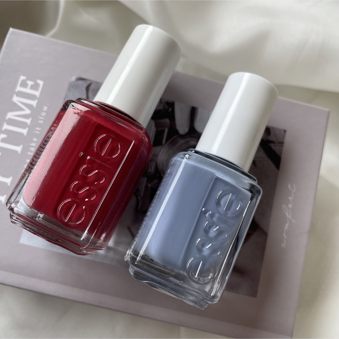 Essie(エッシー)のエッシー　Essie ネイルポリッシュ セット 赤　ラベンダーブルー人気色  コスメ/美容のネイル(ネイル用品)の商品写真