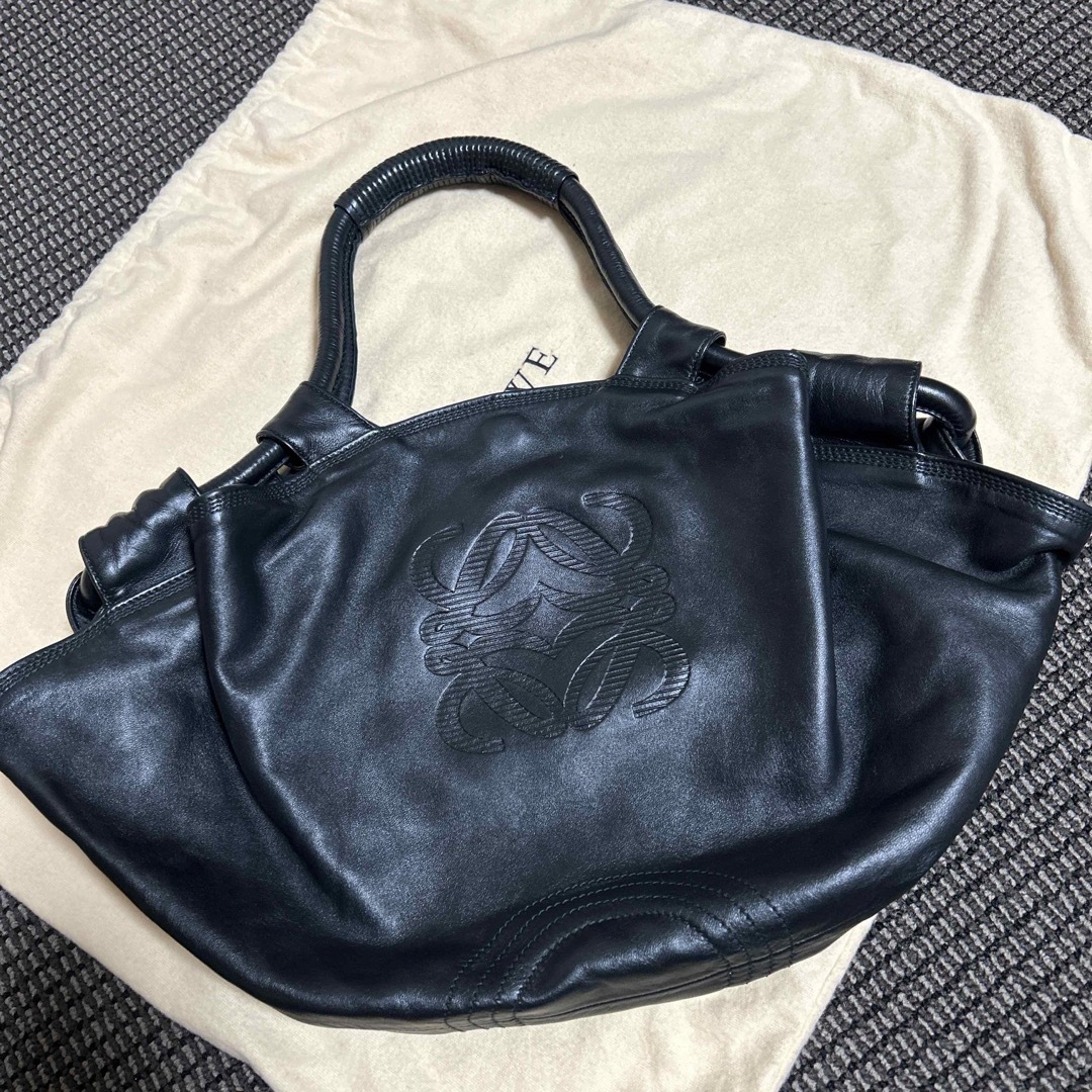 ロエベ 正規品 ナッパアイレ アナグラム 美品 ブラック ラムスキン 格安-
