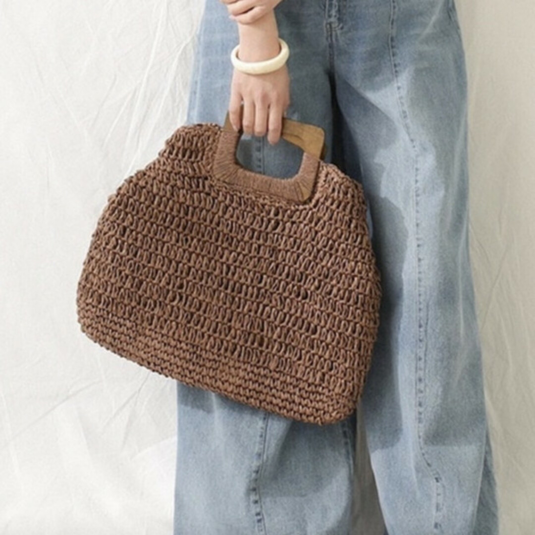 ウッドハンドルストローバッグ メッシュ ブラウン 人気 海外 大きい 無地 編み レディースのバッグ(かごバッグ/ストローバッグ)の商品写真