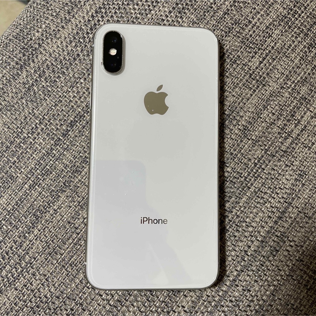 iPhone X Silver 256GB SIMフリー　ジャンク スマホ/家電/カメラのスマートフォン/携帯電話(スマートフォン本体)の商品写真