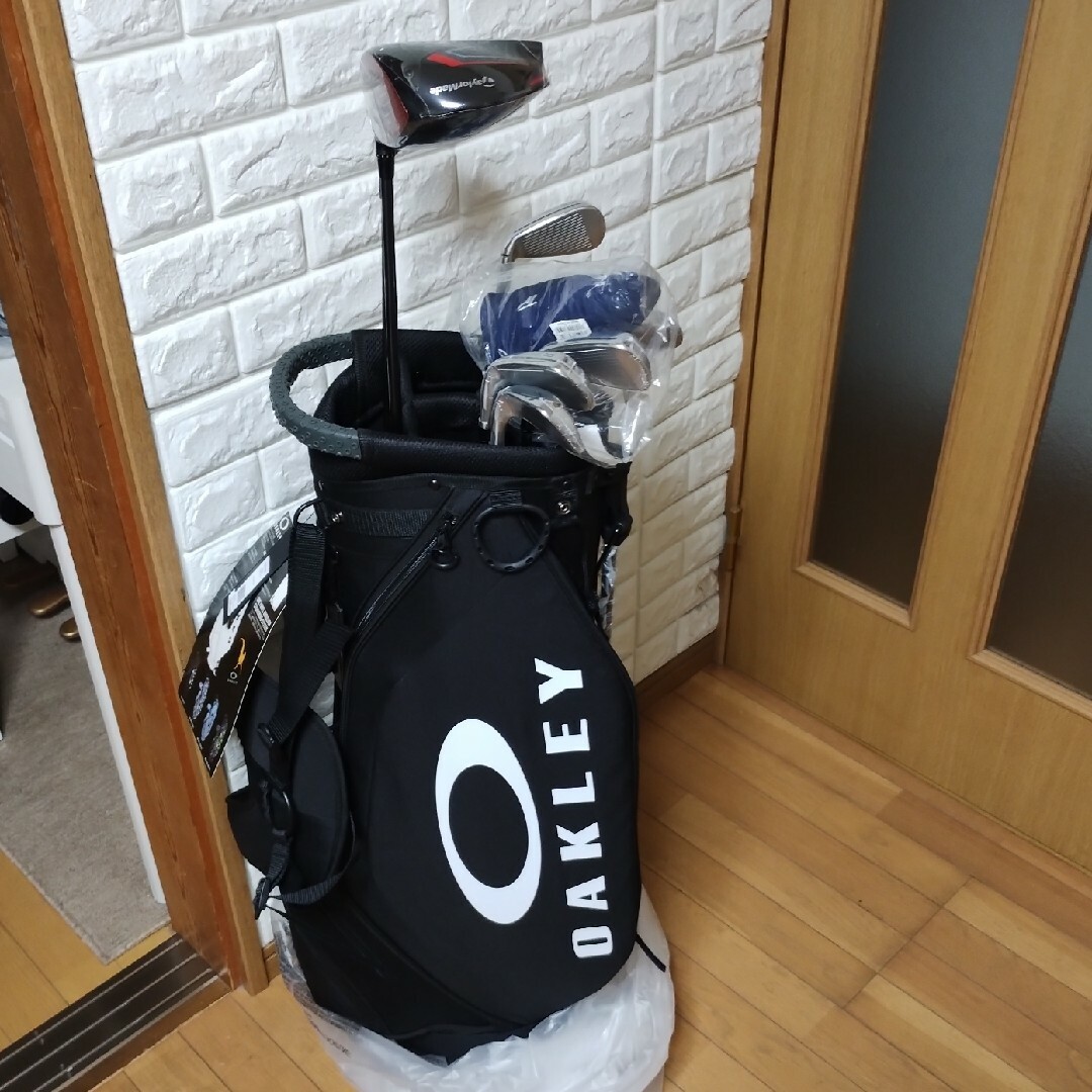 ☆右用 レギュラー ゴルフセット☆Taylormade テイラーメイド www