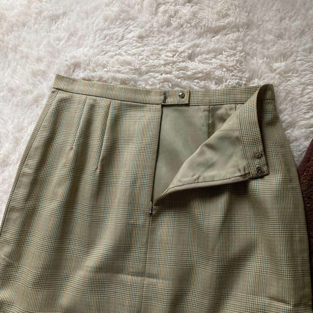 BURBERRY(バーバリー)の大きいサイズ　オールドバーバリー　ヴィンテージ　チェック柄スカート　ひざ丈 レディースのスカート(ひざ丈スカート)の商品写真