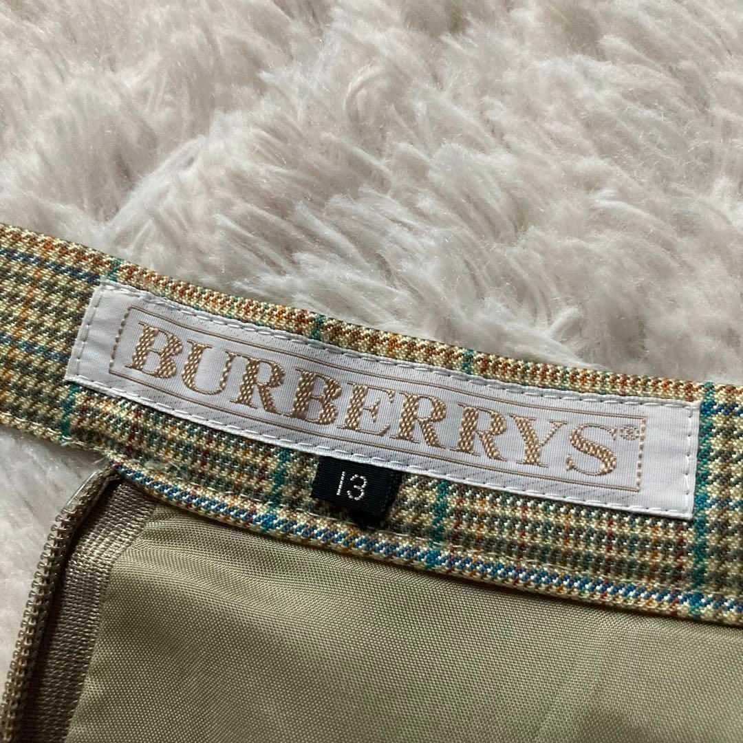 BURBERRY(バーバリー)の大きいサイズ　オールドバーバリー　ヴィンテージ　チェック柄スカート　ひざ丈 レディースのスカート(ひざ丈スカート)の商品写真