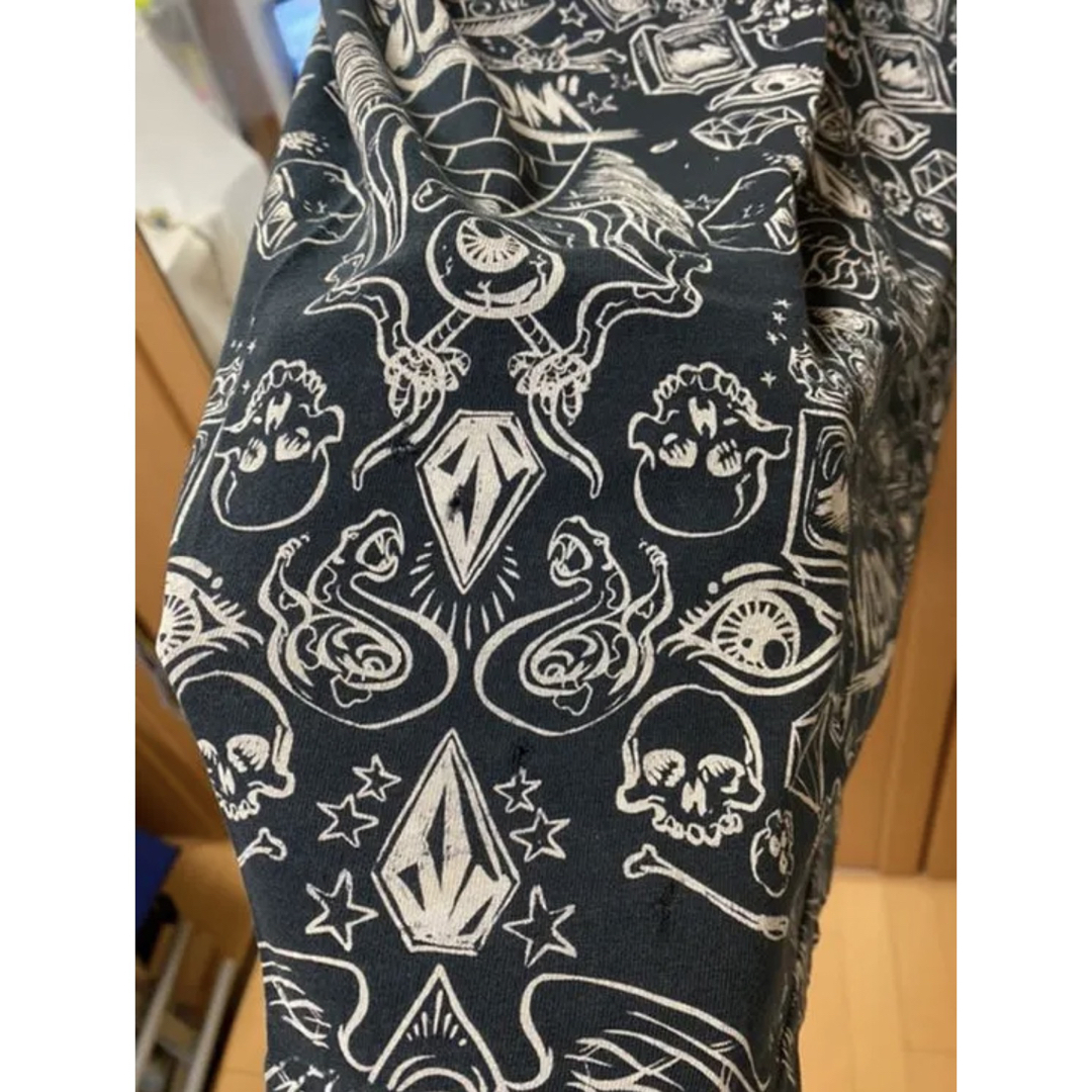 volcom(ボルコム)のvolcom ビンテージ　Tシャツ　イラスト　総柄 メンズのトップス(Tシャツ/カットソー(半袖/袖なし))の商品写真