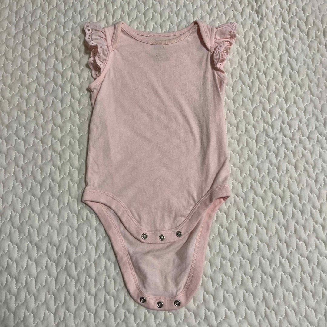 babyGAP(ベビーギャップ)のbaby GAP ロンパース　花柄　無地ピンク　2枚セット70 キッズ/ベビー/マタニティのベビー服(~85cm)(ロンパース)の商品写真
