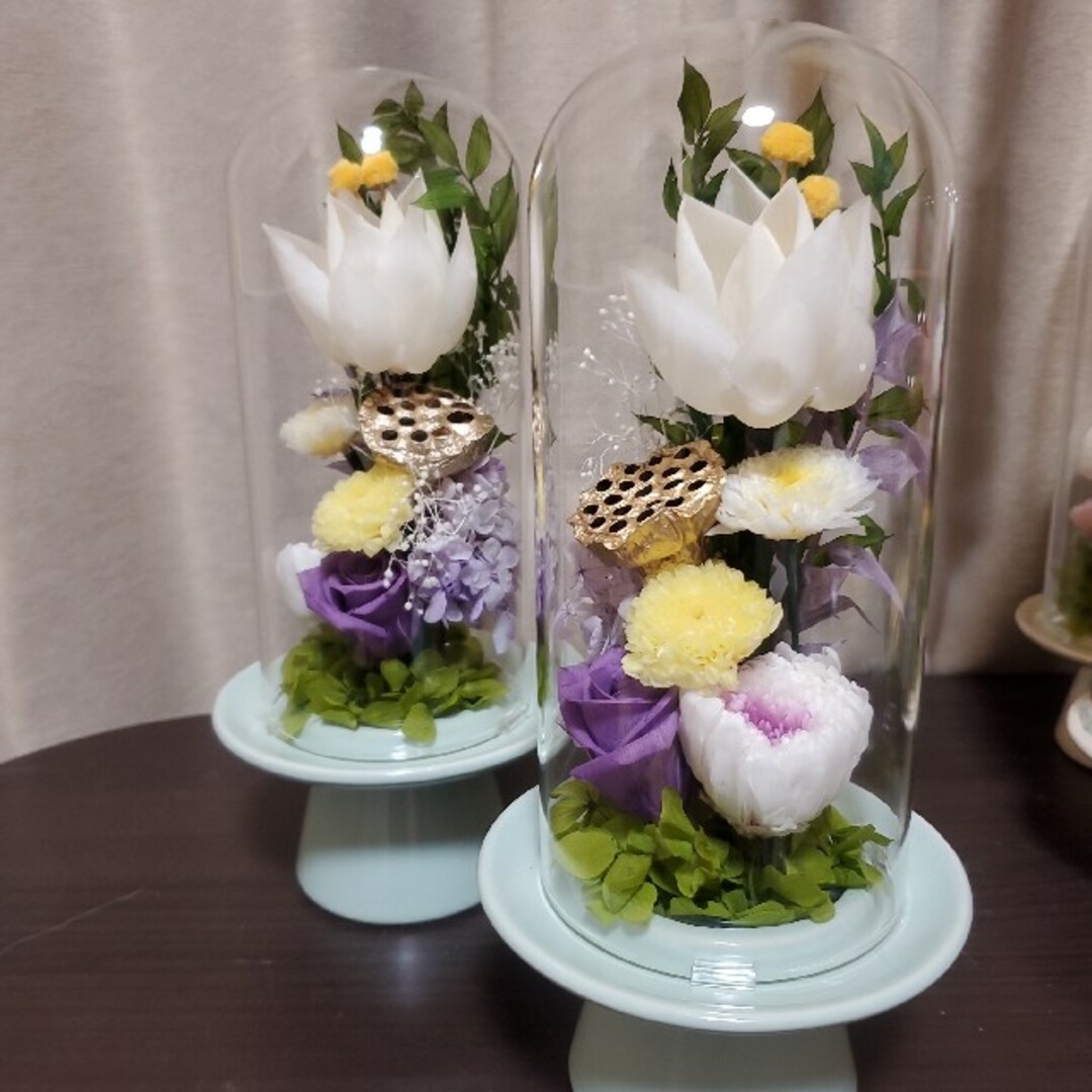 特選仏花　異形ガラスドーム中一対　造花無し　蓮の花　プリザーブドフラワー