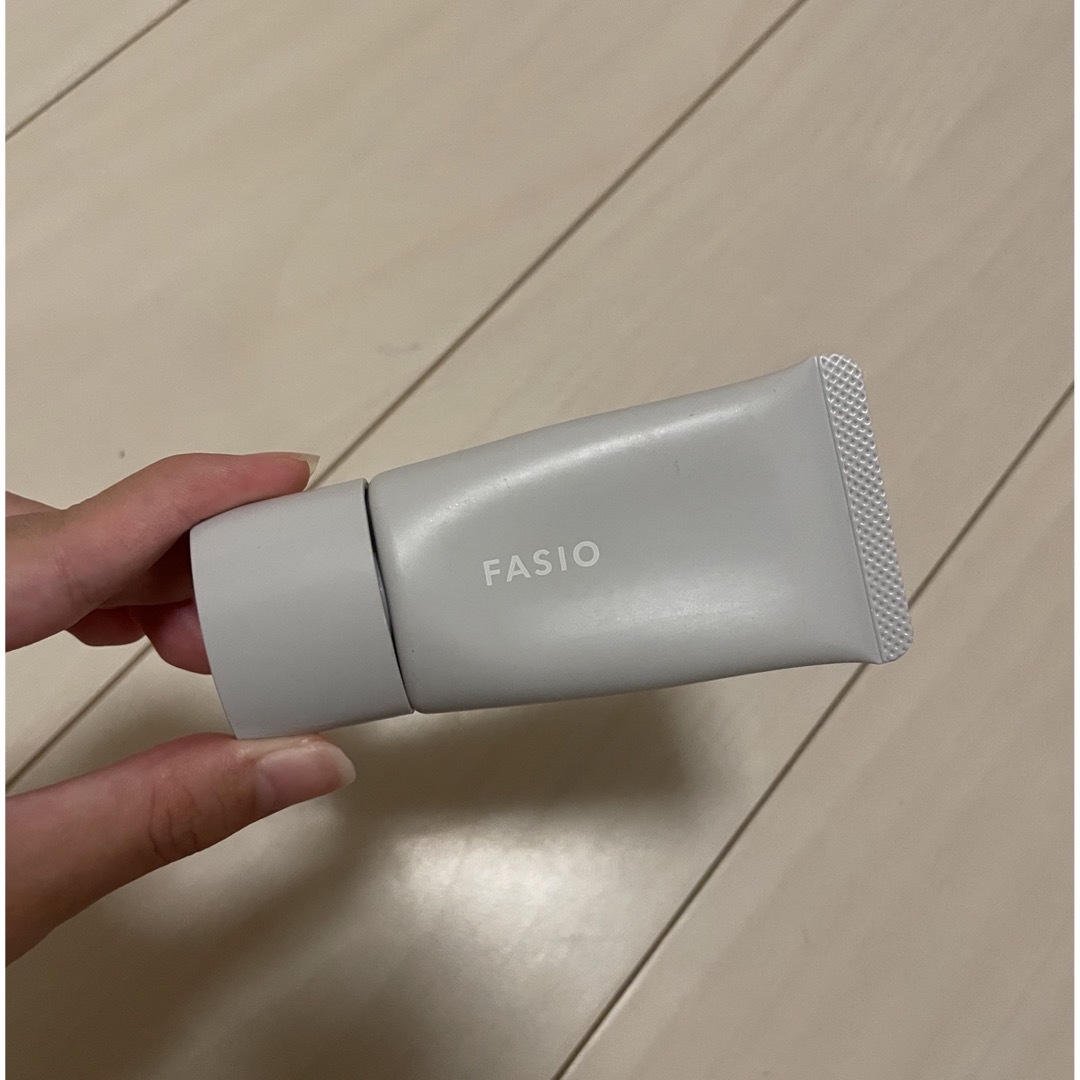 Fasio(ファシオ)のFASIO エアリーステイBBティント　uv 02 ライトベージュ コスメ/美容のベースメイク/化粧品(BBクリーム)の商品写真