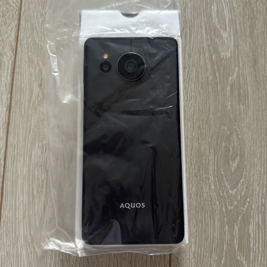 AQUOS(アクオス)の【送料無料】AQUOS sense7 plus A208SH ブラック スマホ/家電/カメラのスマートフォン/携帯電話(スマートフォン本体)の商品写真