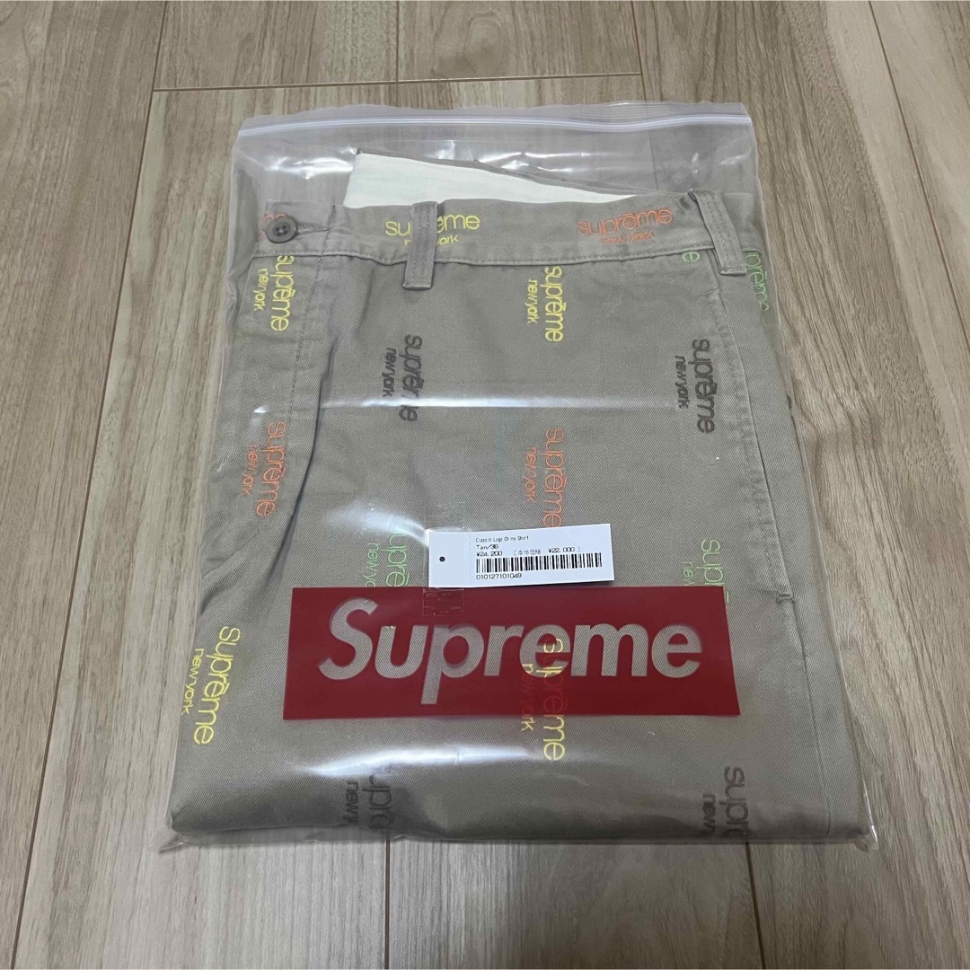 Supreme(シュプリーム)の36 supreme classic logo chino short メンズのパンツ(ショートパンツ)の商品写真