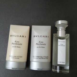 ブルガリ(BVLGARI)の【お値下げ】ブルガリ　オパフメオーデブラン　キット(香水(女性用))