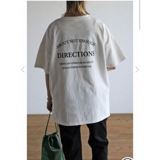 トゥデイフル(TODAYFUL)の完売　BONJOUR SAGAN バックプリントロゴTシャツ　新品(Tシャツ(半袖/袖なし))