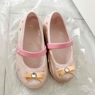 クロックス(crocs)のクロックス  サンダル　女の子　c11 (サンダル)