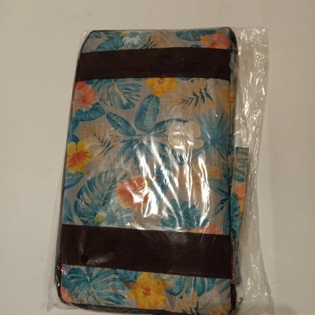 花柄 旅行バック 旅行カバン　ボストン　旅行用　新品 キャリーケース装着可能 レディースのバッグ(ボストンバッグ)の商品写真