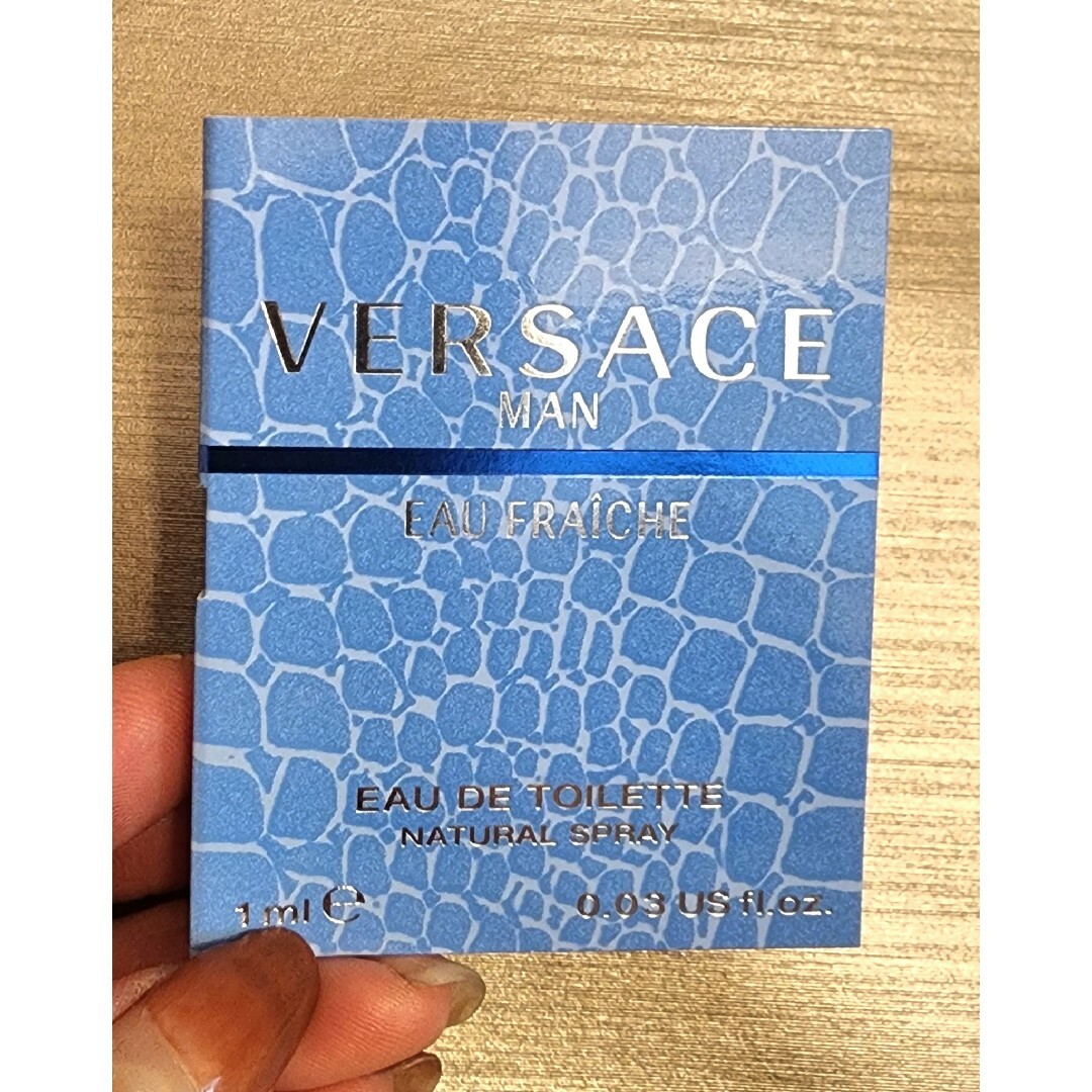 VERSACE(ヴェルサーチ)のヴェルサーチ❇️サンプル コスメ/美容の香水(ユニセックス)の商品写真