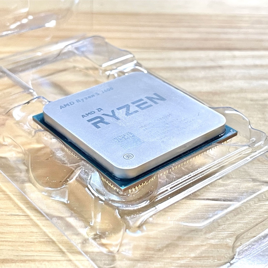 AMD(エーエムディー)のRyzen 5 3600, ASRock B550 Phantom Gaming スマホ/家電/カメラのPC/タブレット(PCパーツ)の商品写真