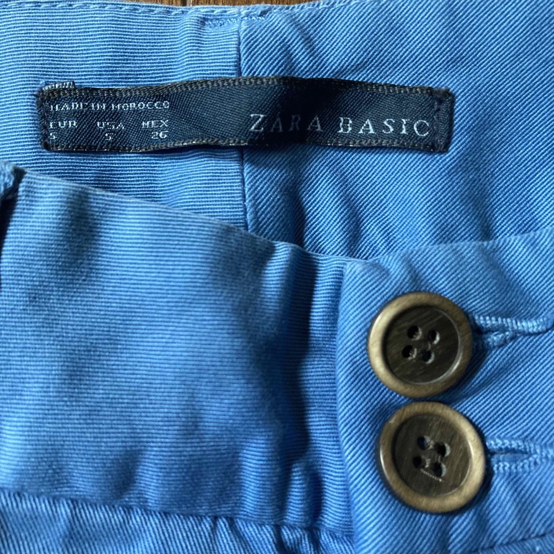 ZARA(ザラ)のタグ無新品★ZARA★都会的な美脚ハーフパンツショートパンツM★スカイブルー空色 レディースのパンツ(ハーフパンツ)の商品写真