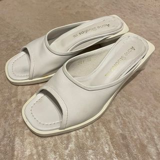 アクネストゥディオズ(Acne Studios)のAcne Studios レザーサンダル(サンダル)