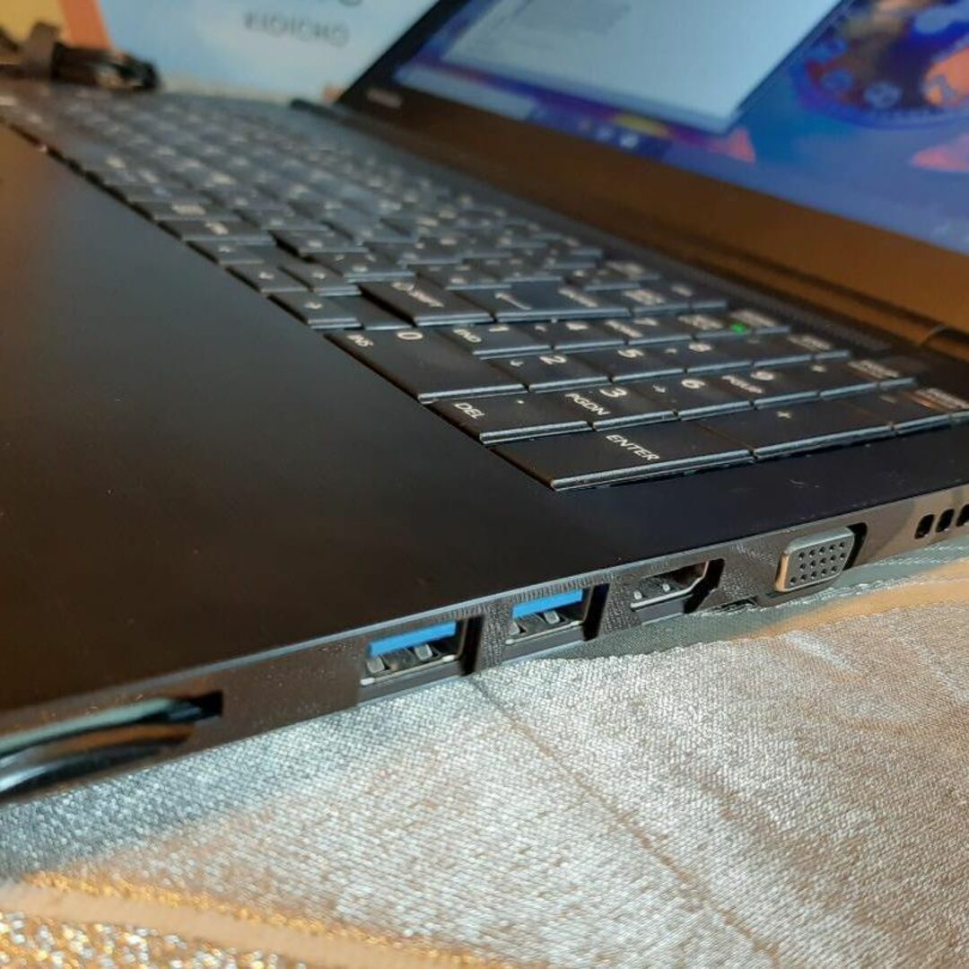 東芝 - 東芝 B65M 8世代 i3 256G/SSD 8G ノートパソコンの通販 by 上海