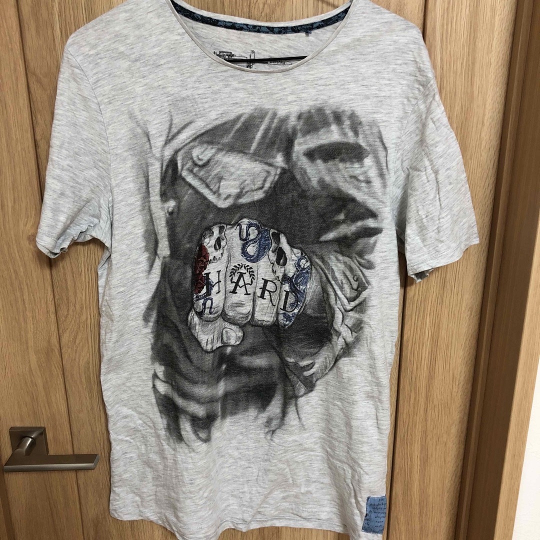 Bershka(ベルシュカ)のベルシュカ　Tシャツ メンズのトップス(Tシャツ/カットソー(半袖/袖なし))の商品写真