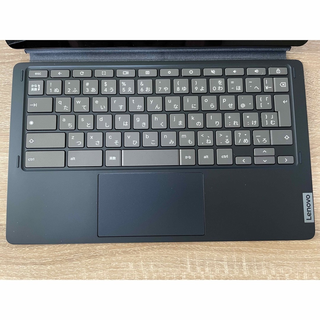 Lenovo(レノボ)のLenovo ノートPC IdeaPad DUET 560 82QS001UEC スマホ/家電/カメラのPC/タブレット(ノートPC)の商品写真