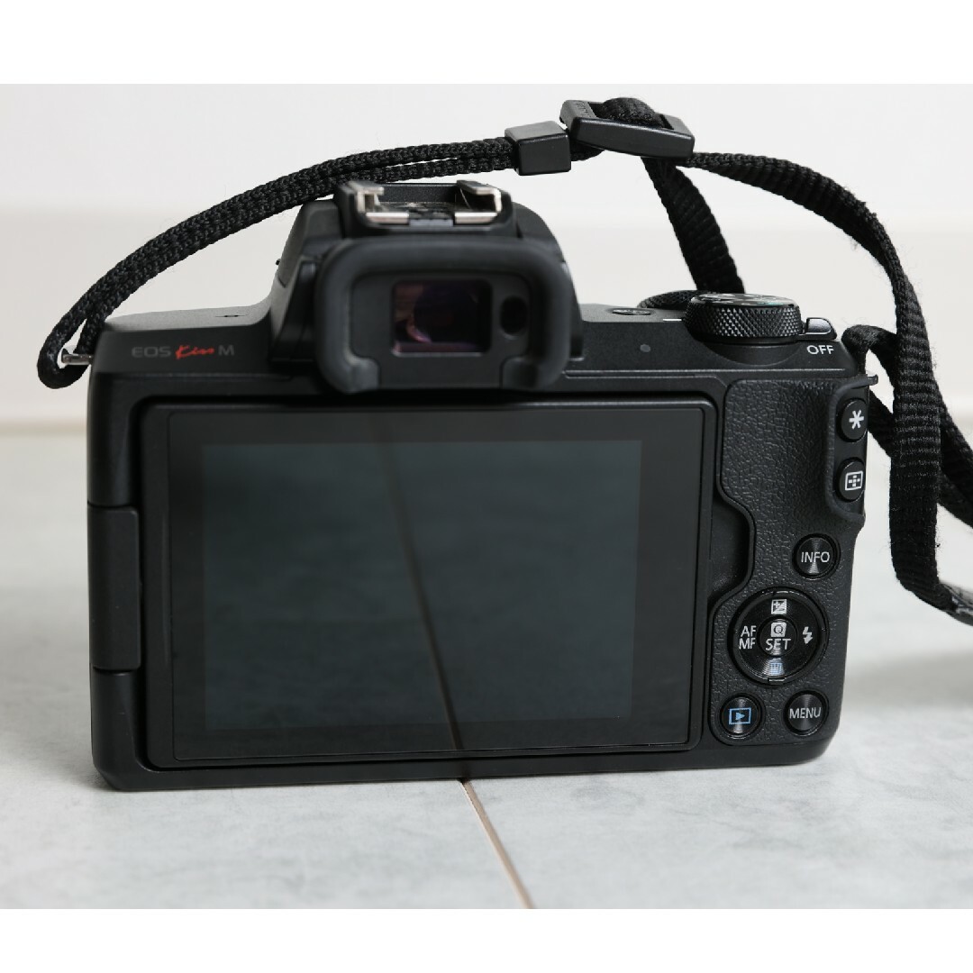 Canon EOS KISS M Wレンズキット BKとレンズ3本 ミラーレス | www