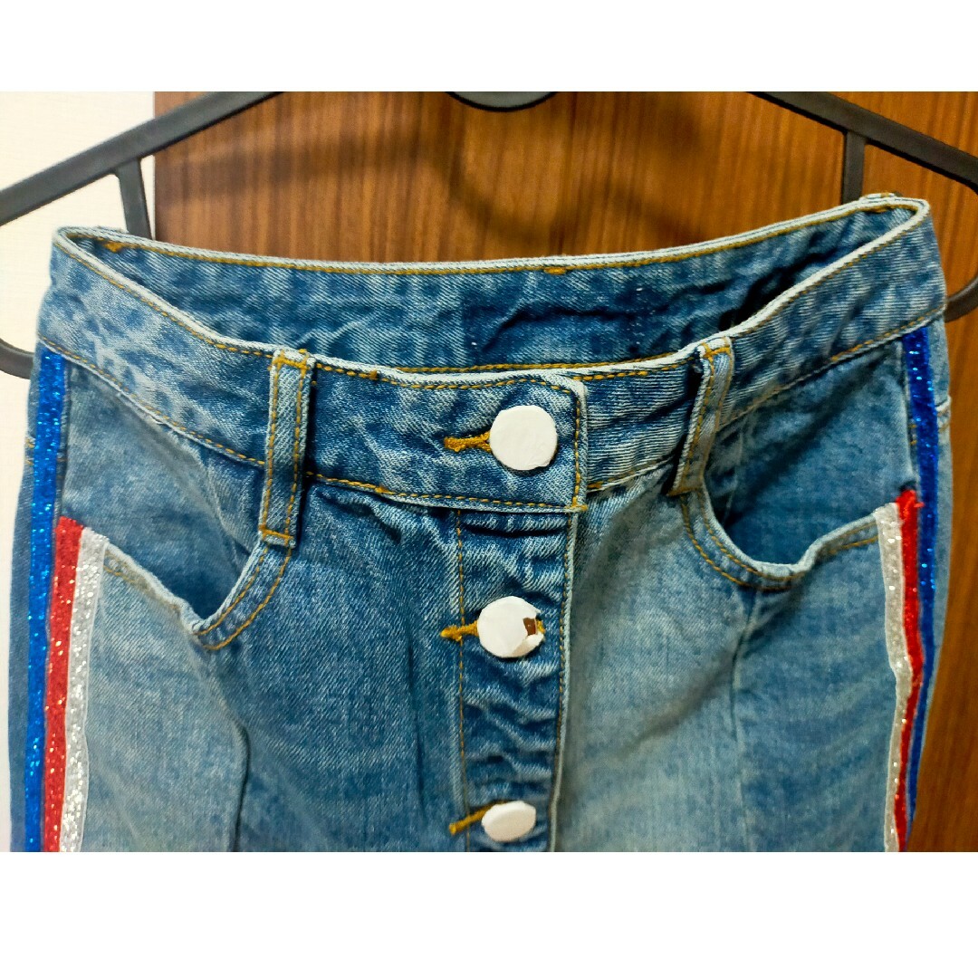 新品 デニムスカート　M　ミニ丈　膝上 レディースのスカート(ひざ丈スカート)の商品写真