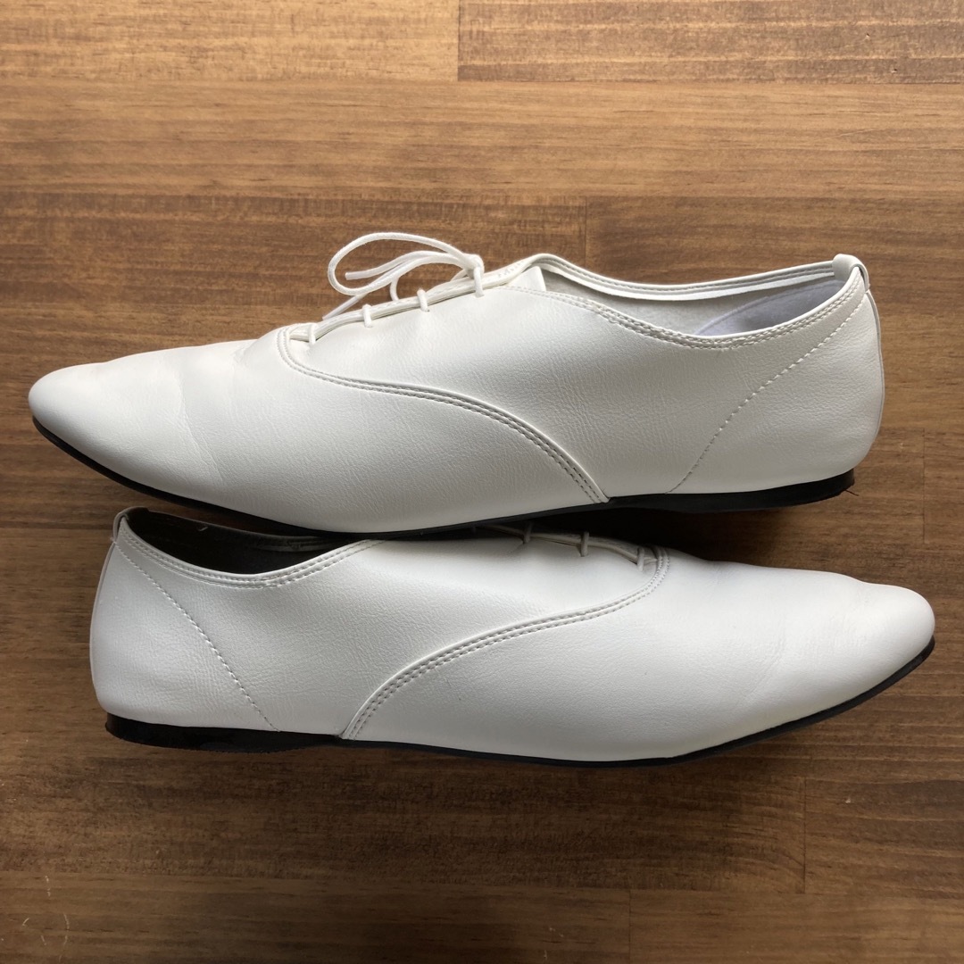 le son ソフトレースアップシューズ　ホワイト25.5cm レディースの靴/シューズ(ローファー/革靴)の商品写真