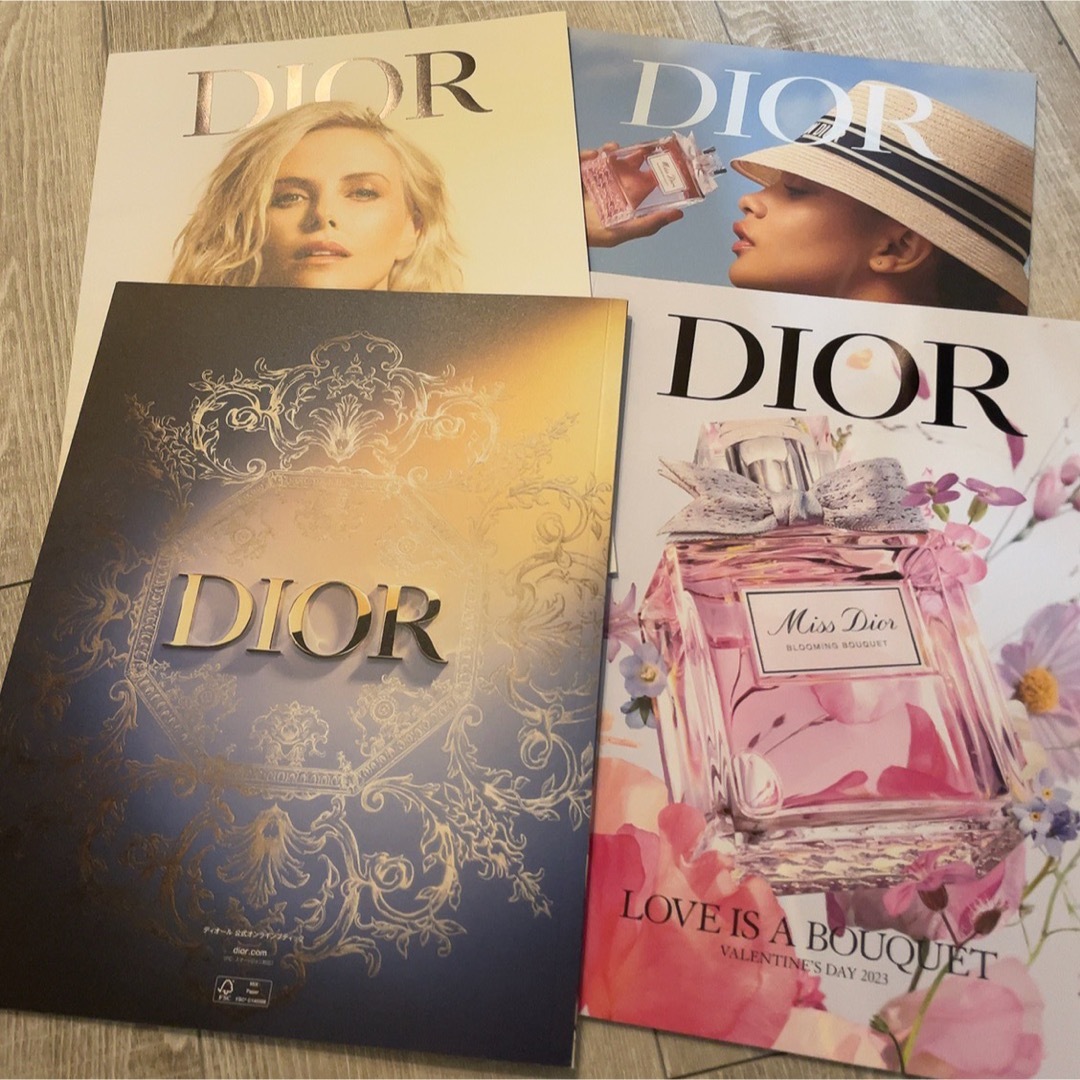 Dior(ディオール)のDIOR カタログ4冊 エンタメ/ホビーの雑誌(ファッション)の商品写真