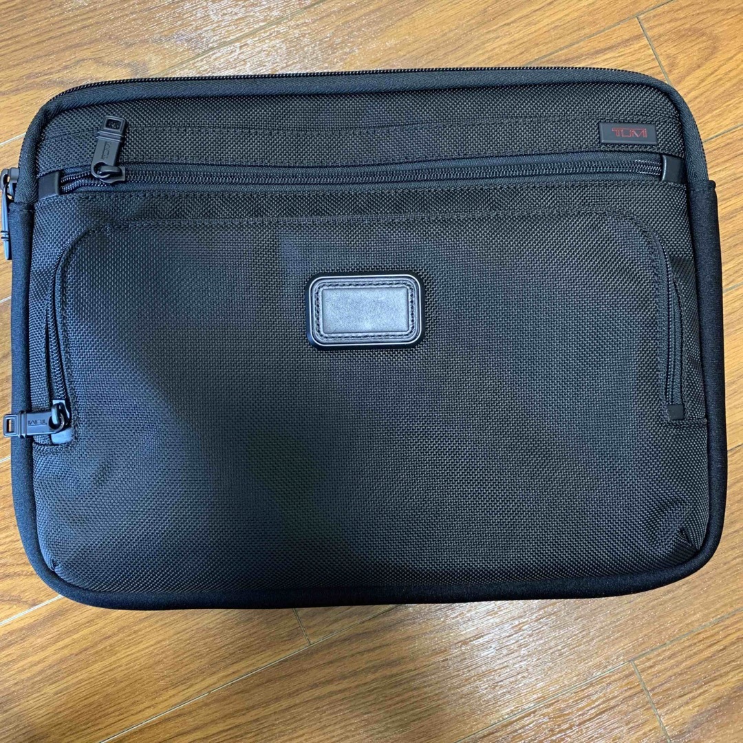 TUMI(トゥミ)のTUMI  Alpha SLG Medium Laptop Cover メンズのバッグ(セカンドバッグ/クラッチバッグ)の商品写真