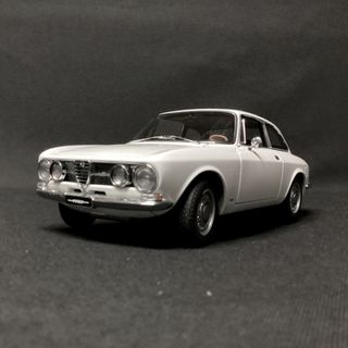 AUTOart - 美品絶版未展示品 オートアート 1/18 トヨタ セリカ 1600GT