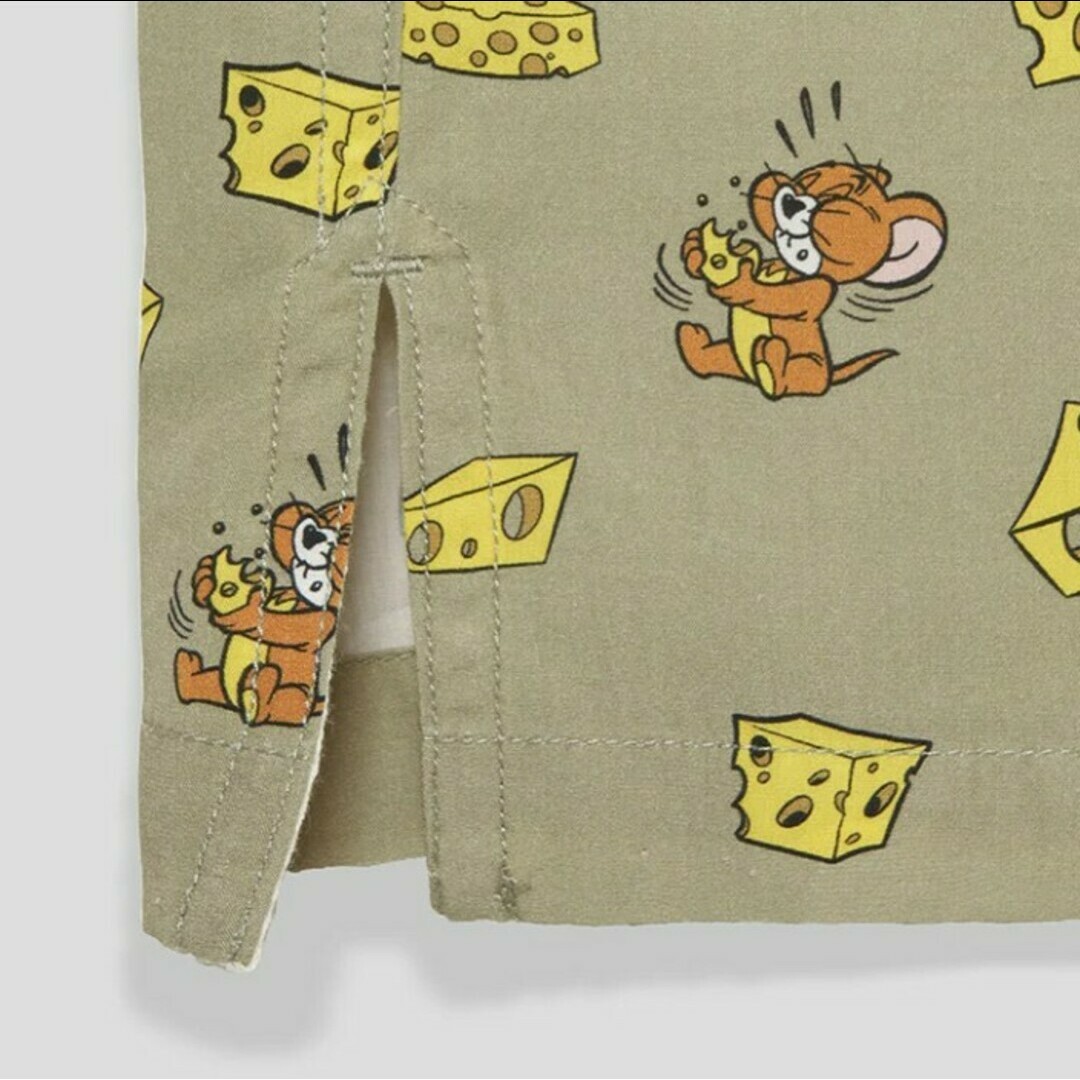 Design Tshirts Store graniph(グラニフ)のグラニフ graniph トムとジェリー オープンカラーシャツ Ｍサイズ メンズのトップス(シャツ)の商品写真