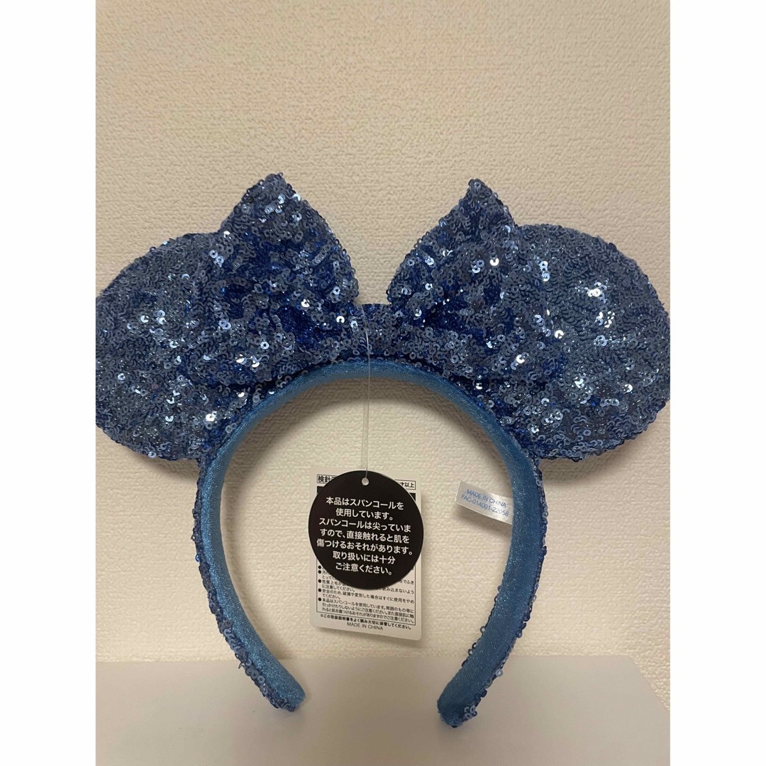 Disney(ディズニー)のディズニーカチューシャ　スパンコール　ブルー レディースのヘアアクセサリー(カチューシャ)の商品写真