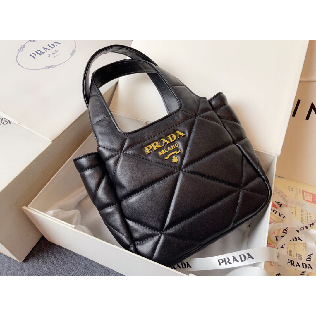 HOT人気 PRADA - PRADA プラダトップステッチ マイクロ ナッパレザー
