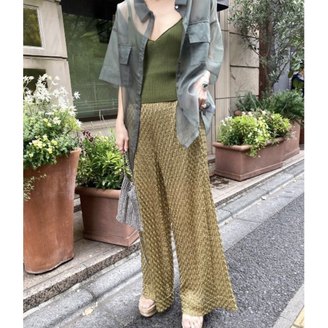 Ameri VINTAGE(アメリヴィンテージ)のamerivintage MEDI SHINE LACE PANTS② レディースのパンツ(その他)の商品写真