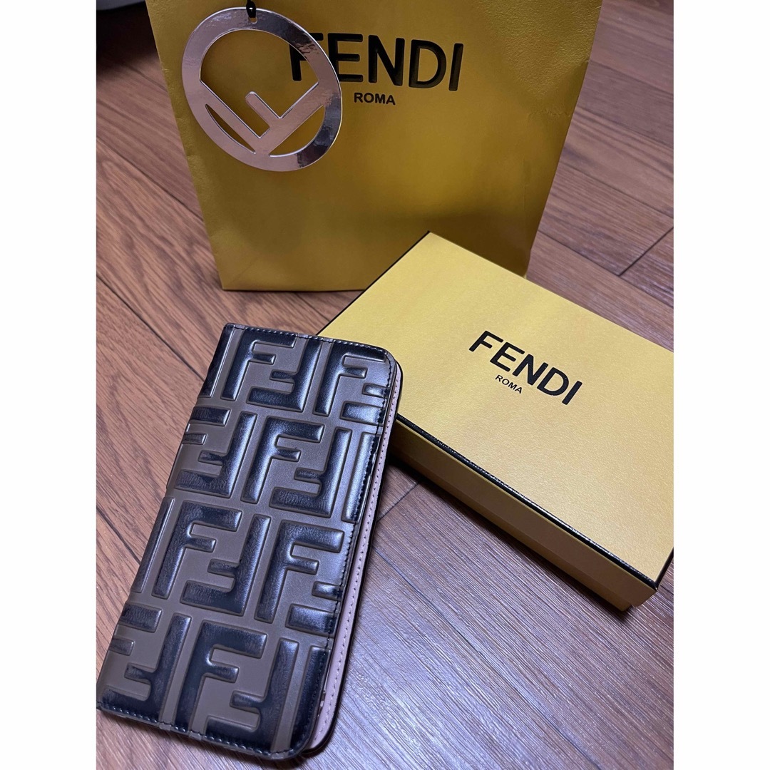 FENDI(フェンディ)のhonkoto72様　専用 スマホ/家電/カメラのスマートフォン/携帯電話(その他)の商品写真