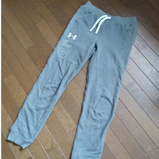 アンダーアーマー(UNDER ARMOUR)の専用　UNDER ARMOUR　ズボン　150cm(パンツ/スパッツ)