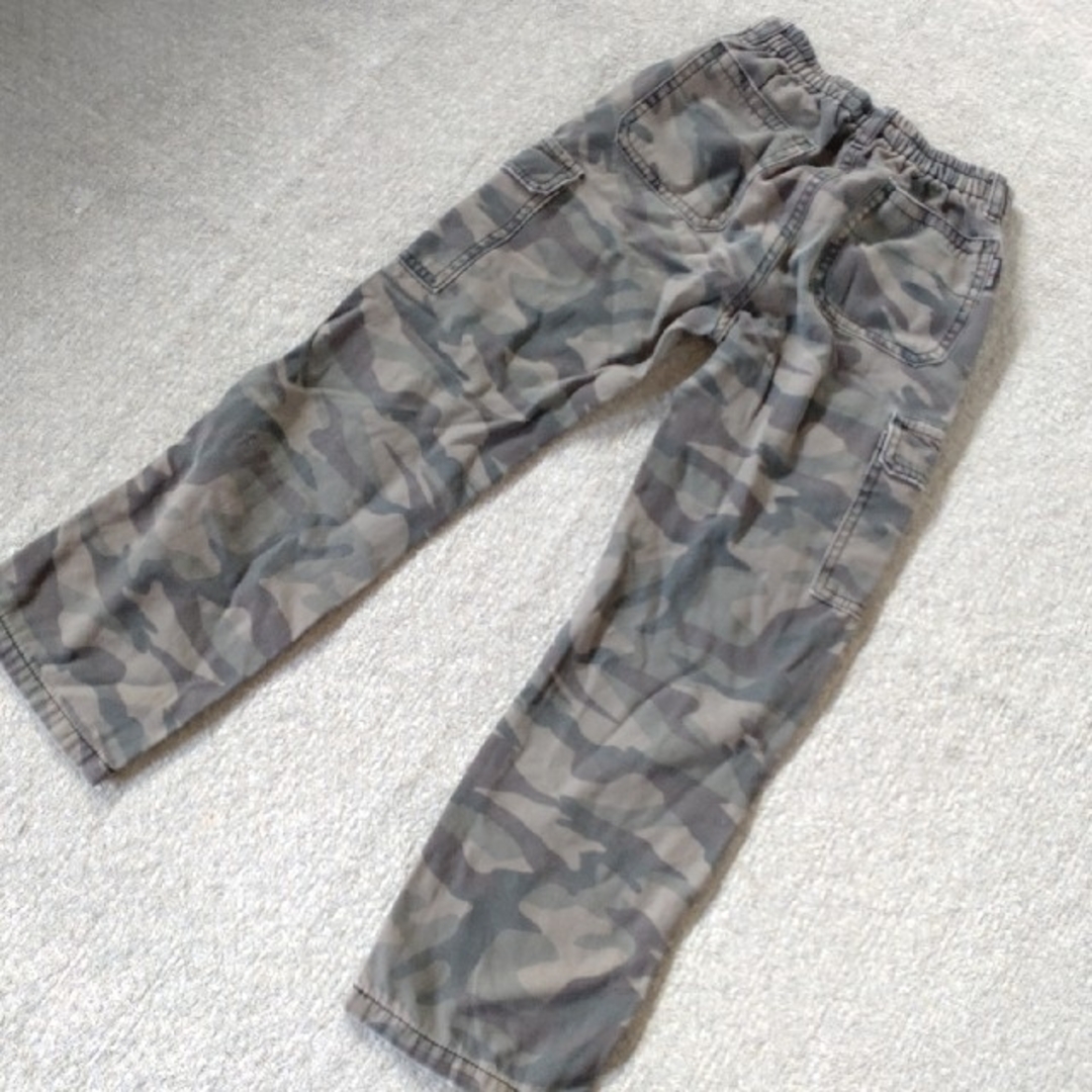 UNIQLO(ユニクロ)のズボン　130cm キッズ/ベビー/マタニティのキッズ服男の子用(90cm~)(パンツ/スパッツ)の商品写真